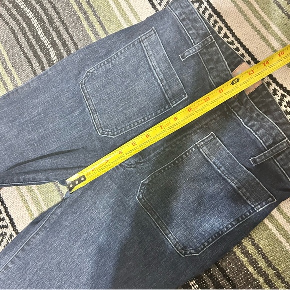 Show me your mumu bell bottom jeans high waisted dark wash size 30 square pocket - Picture 4 of 9